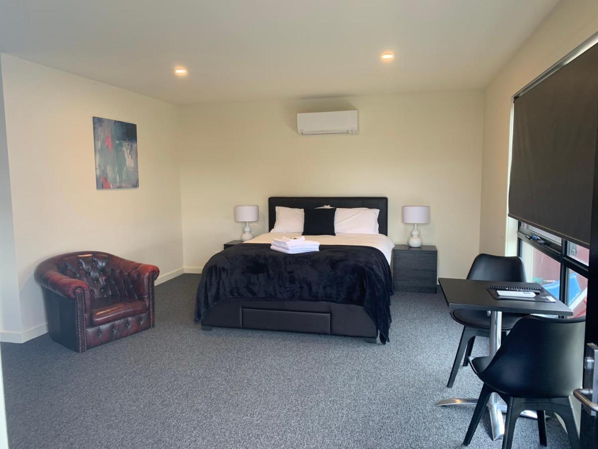 Hotel Queens Arms 4*